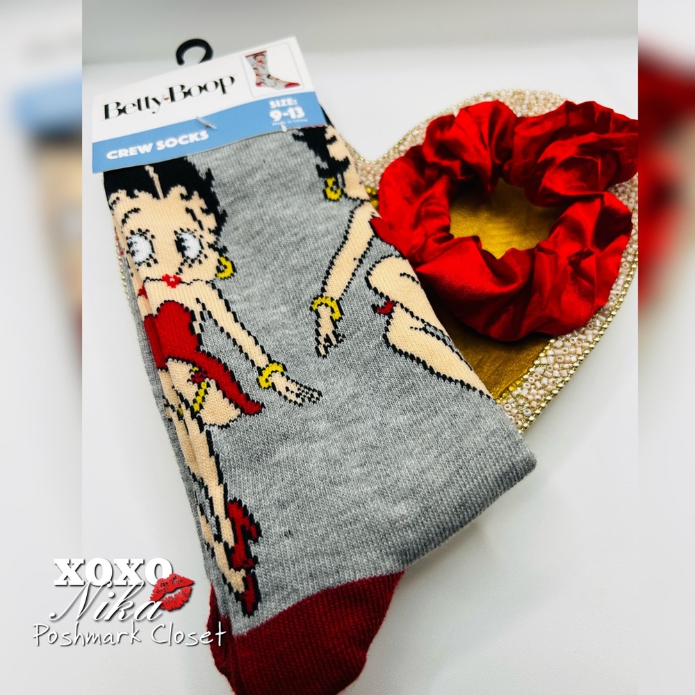 Betty Boop Crew Socks and Scrunchie Set